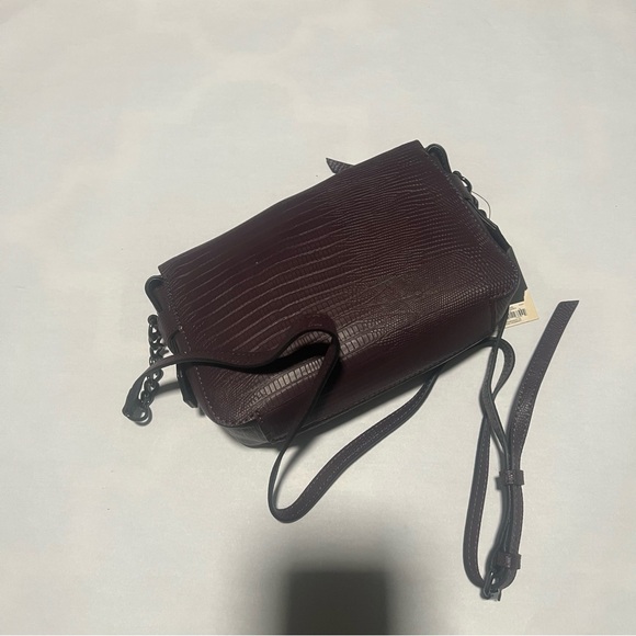 Simply Vera Vera Wang Burgundy Crossbody Bag - Picture 2 of 4